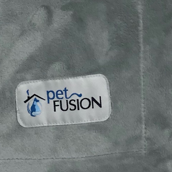 FUSION PET BLANKET - Picture 2 of 5